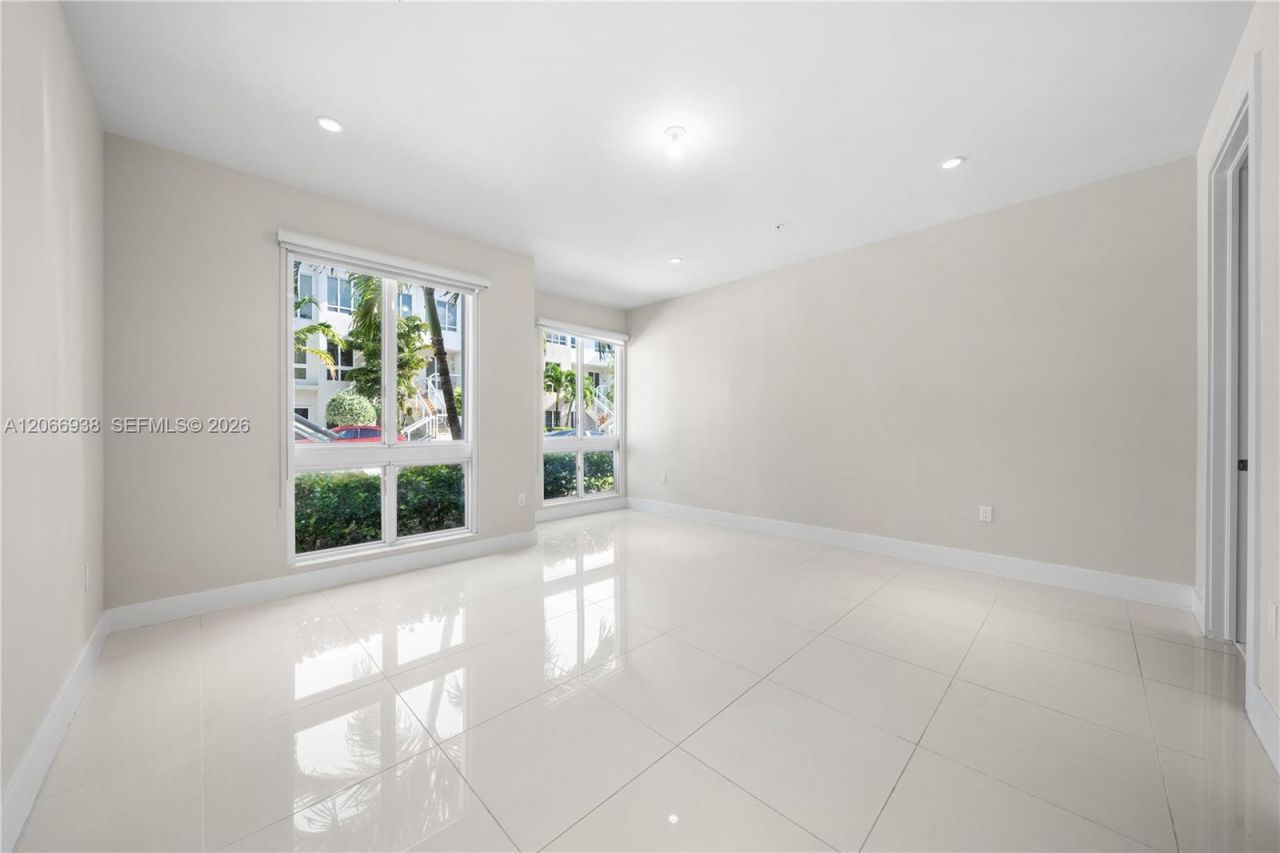 10280 NW 63rd Ter, Unit 104, Doral, FL 33178 Photo