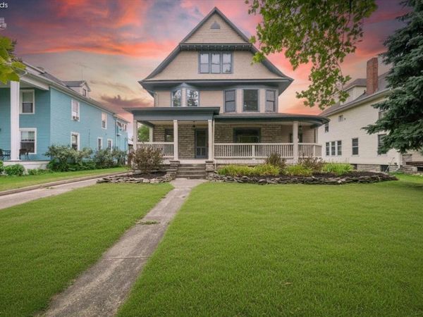 521 E 2nd Street, Port Clinton, OH 43452