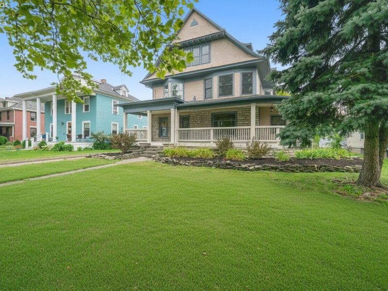 521 E 2nd Street, Port Clinton, OH 43452 Photo 4