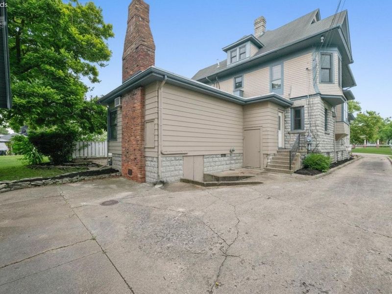 521 E 2nd Street, Port Clinton, OH 43452 Photo 46