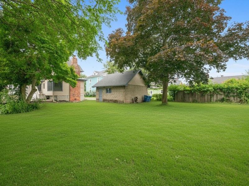 521 E 2nd Street, Port Clinton, OH 43452 Photo 48