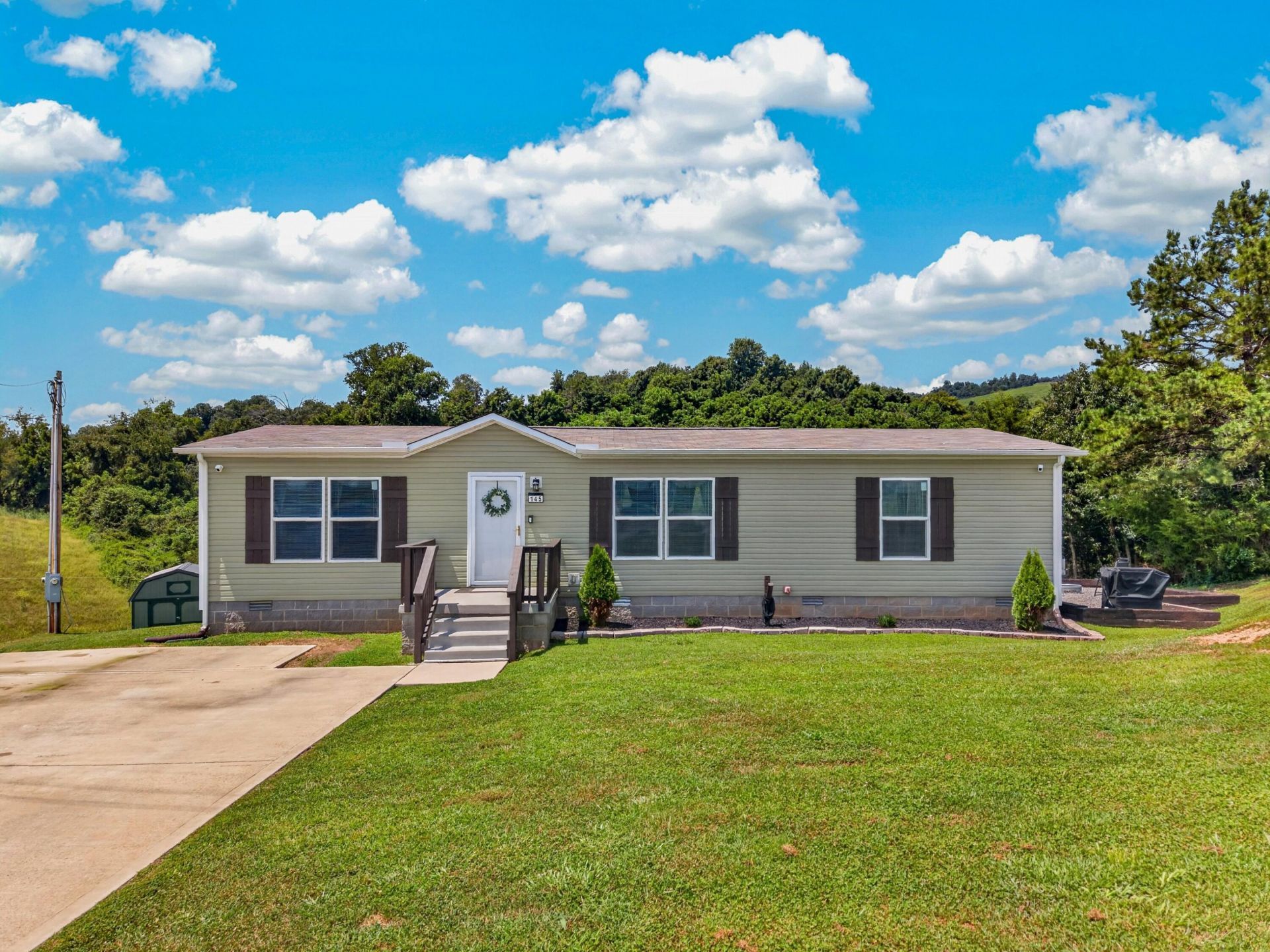 145 Perkey Lane Tazewell, TN 37879