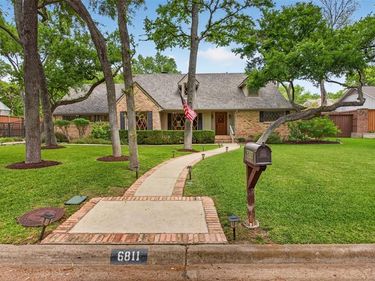 6811 Bradbury Lane, Dallas, TX 75230