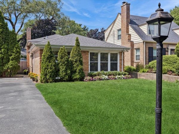 552 Burton Avenue, Highland Park, IL 60035