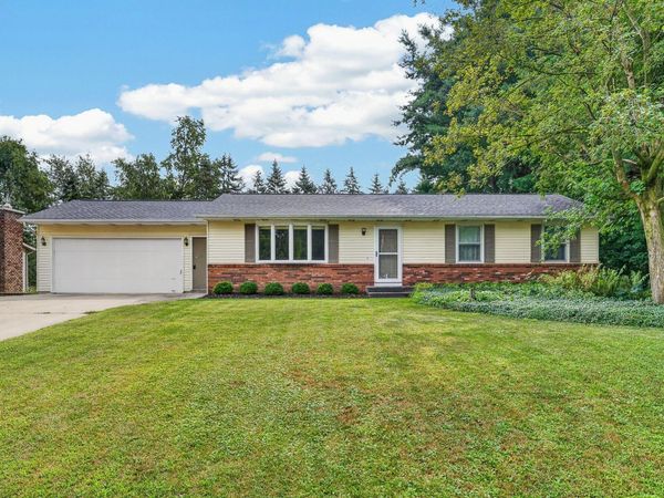 5036 Lands End Drive, Kalamazoo, MI 49009