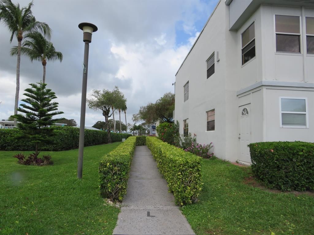 557 Burgundy L, Unit 557, Delray Beach, FL 33484 Photo