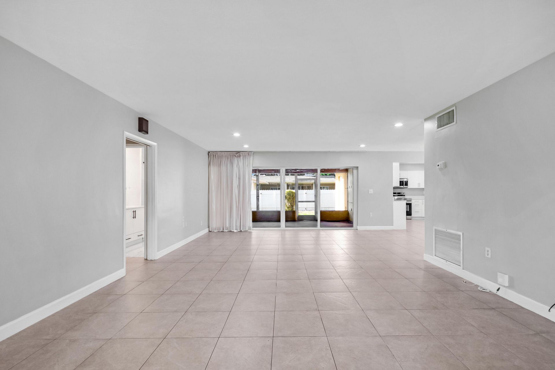 6760 SW 11th Street, Pembroke Pines, FL 33023 Photo
