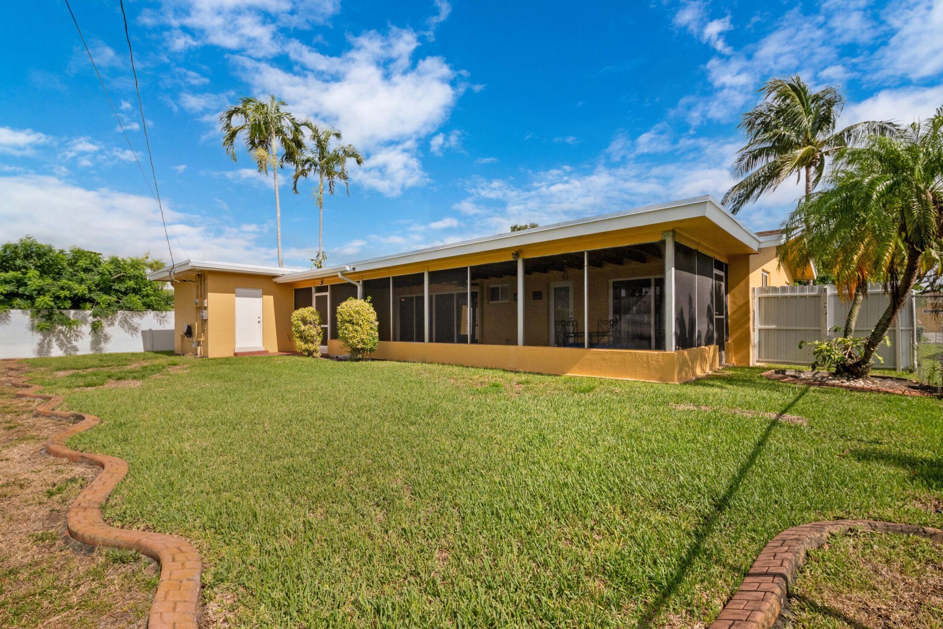 6760 SW 11th Street, Pembroke Pines, FL 33023 Photo
