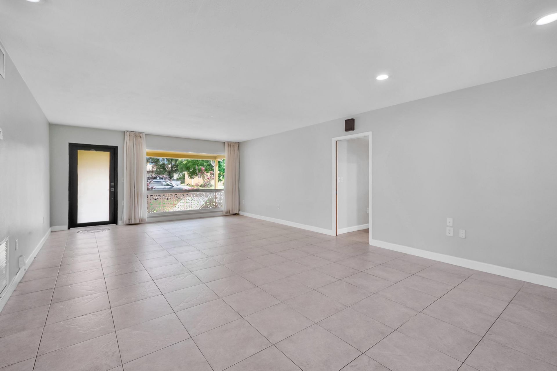 6760 SW 11th Street, Pembroke Pines, FL 33023 Photo