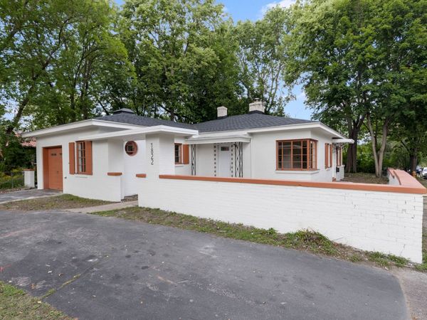 1822 E State Street , Rockford, IL 61104