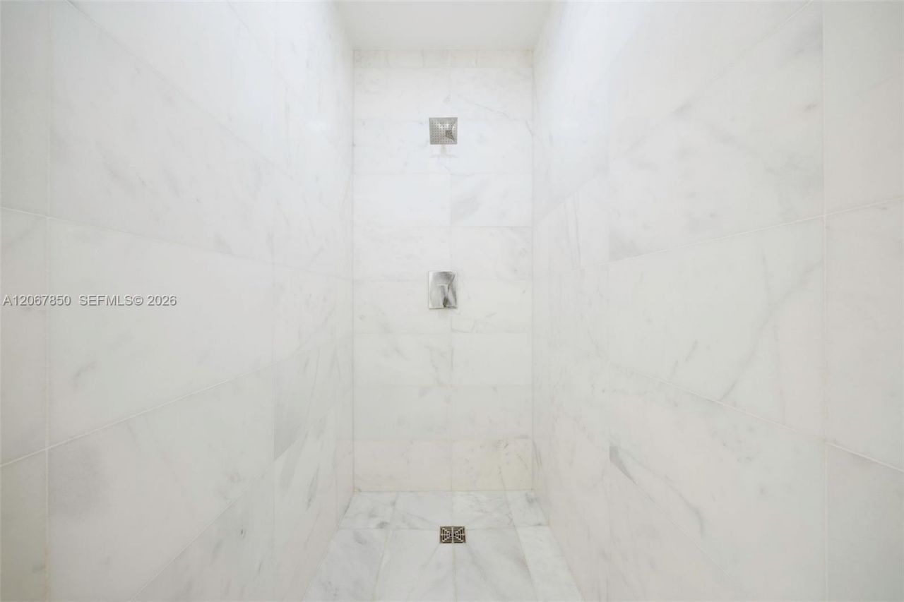 801 S Pointe Dr , Unit 301, Miami Beach, FL 33139 Photo