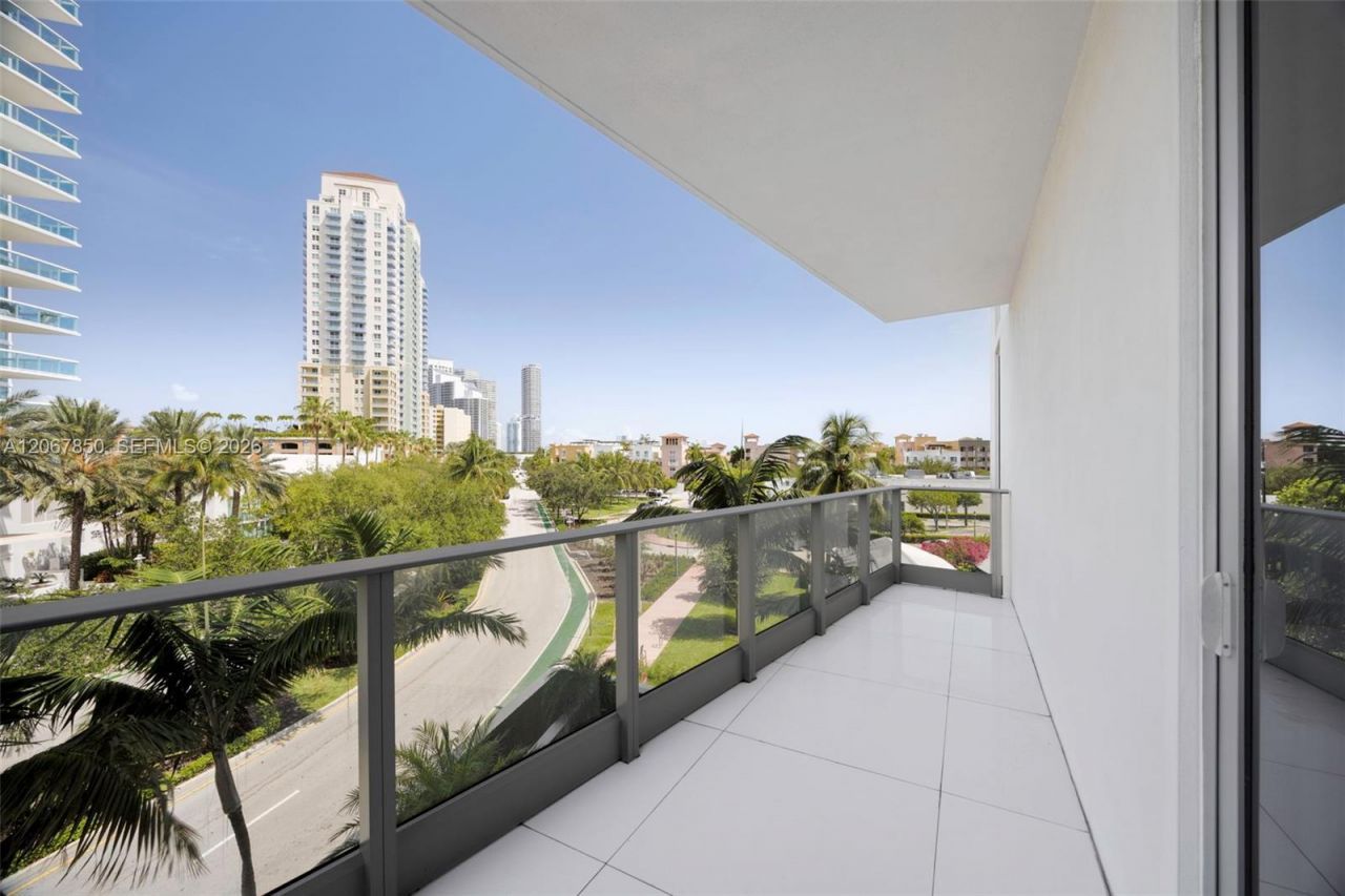 801 S Pointe Dr , Unit 301, Miami Beach, FL 33139 Photo