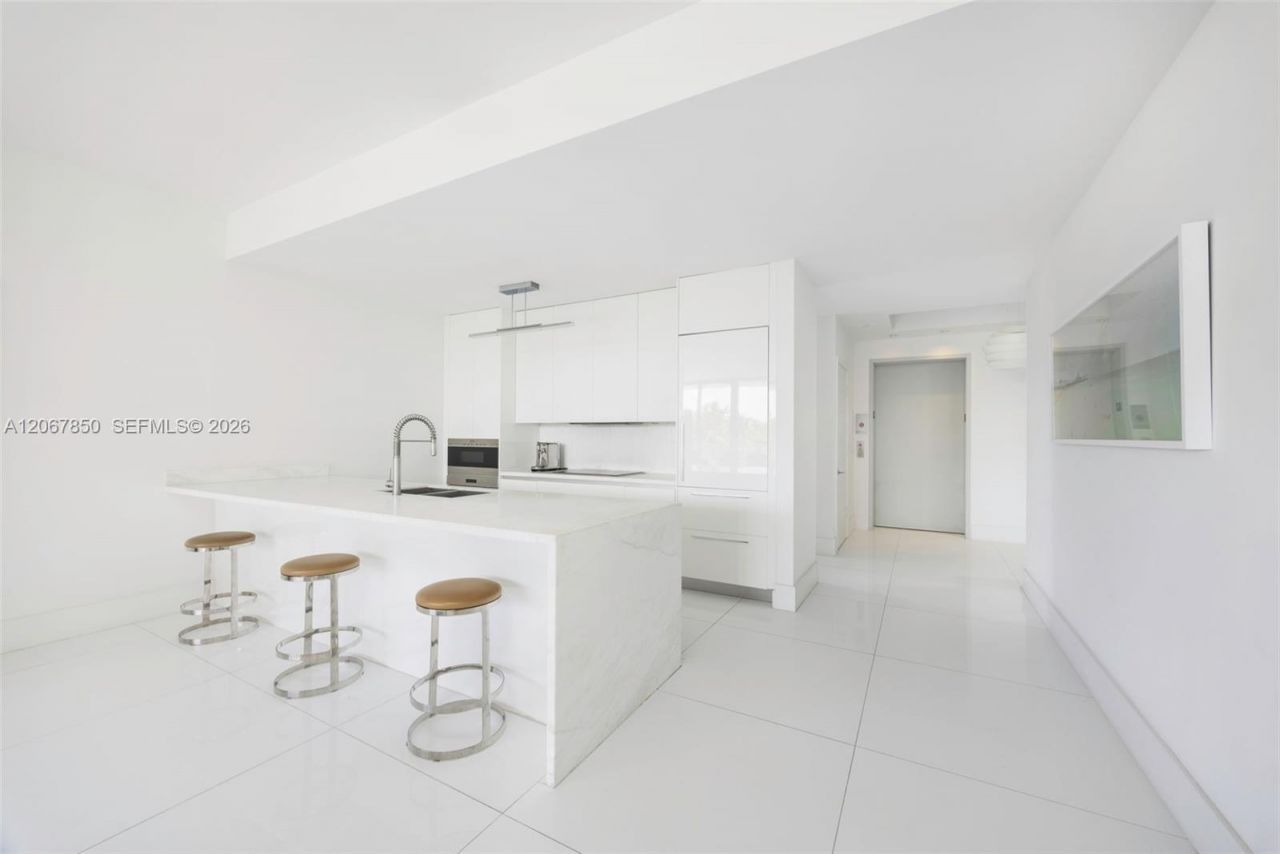 801 S Pointe Dr , Unit 301, Miami Beach, FL 33139 Photo
