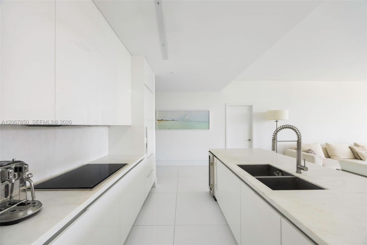 801 S Pointe Dr , Unit 301, Miami Beach, FL 33139 Photo