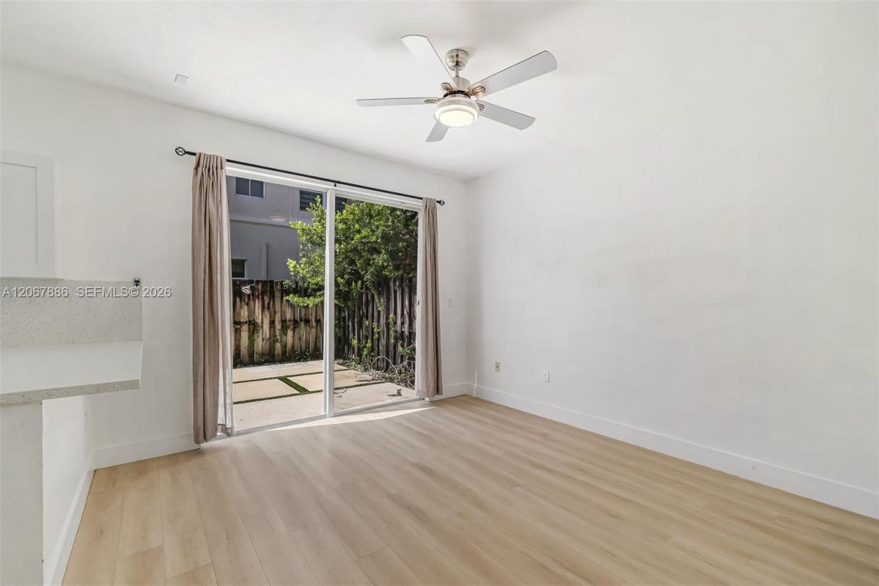 12472 SW 123rd St , Miami, FL 33186 Photo