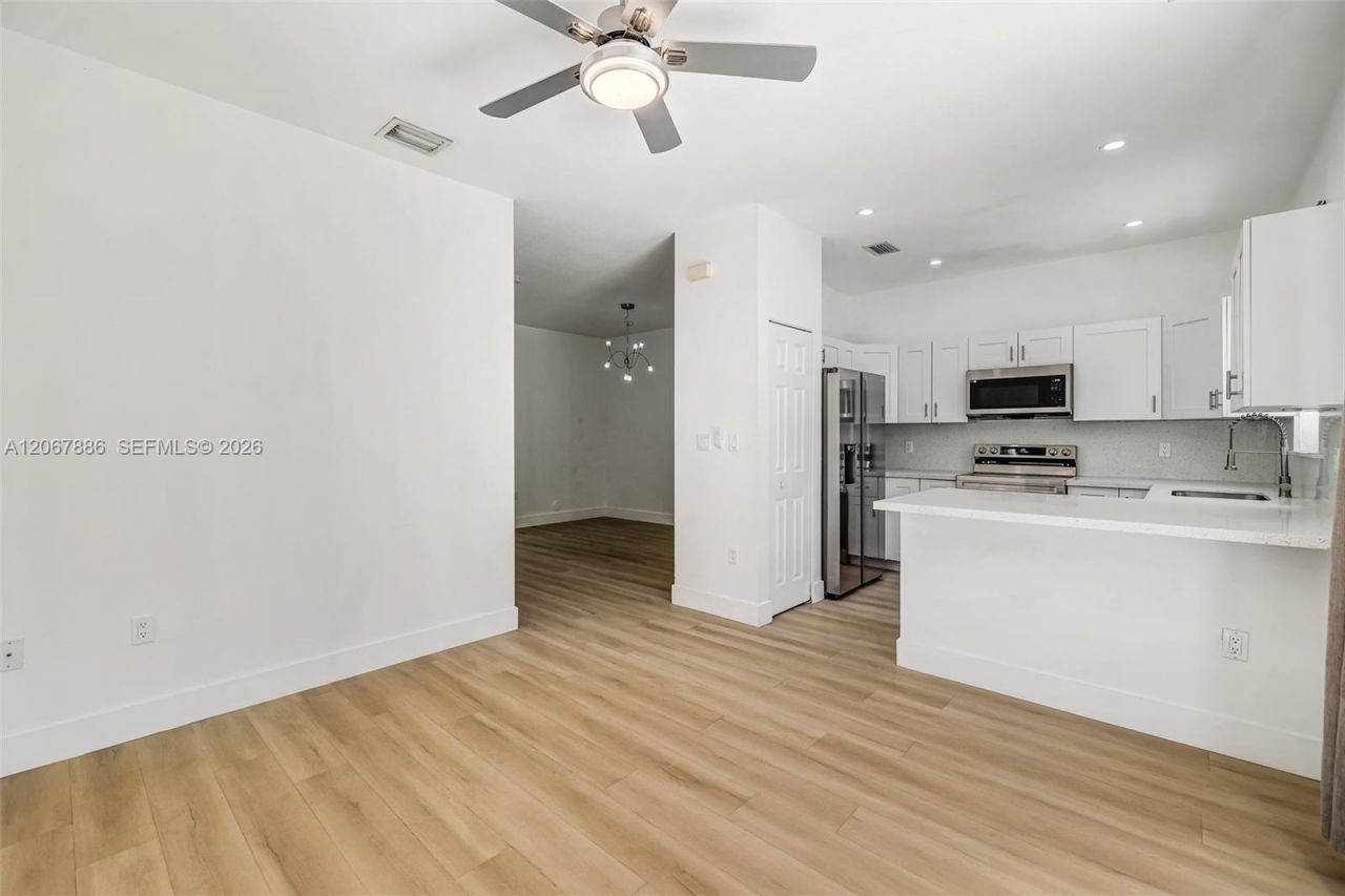 12472 SW 123rd St , Miami, FL 33186 Photo
