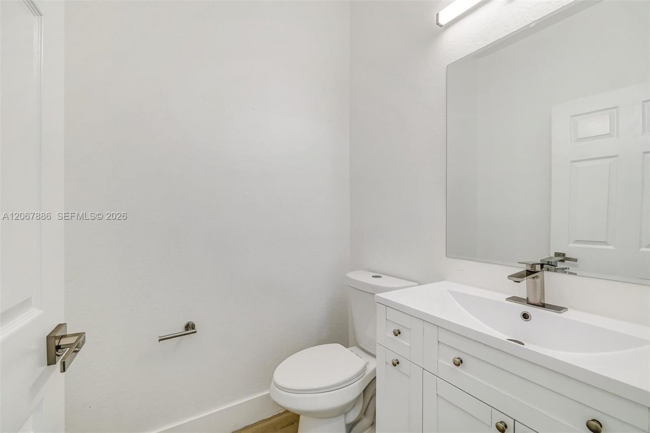 12472 SW 123rd St , Miami, FL 33186 Photo
