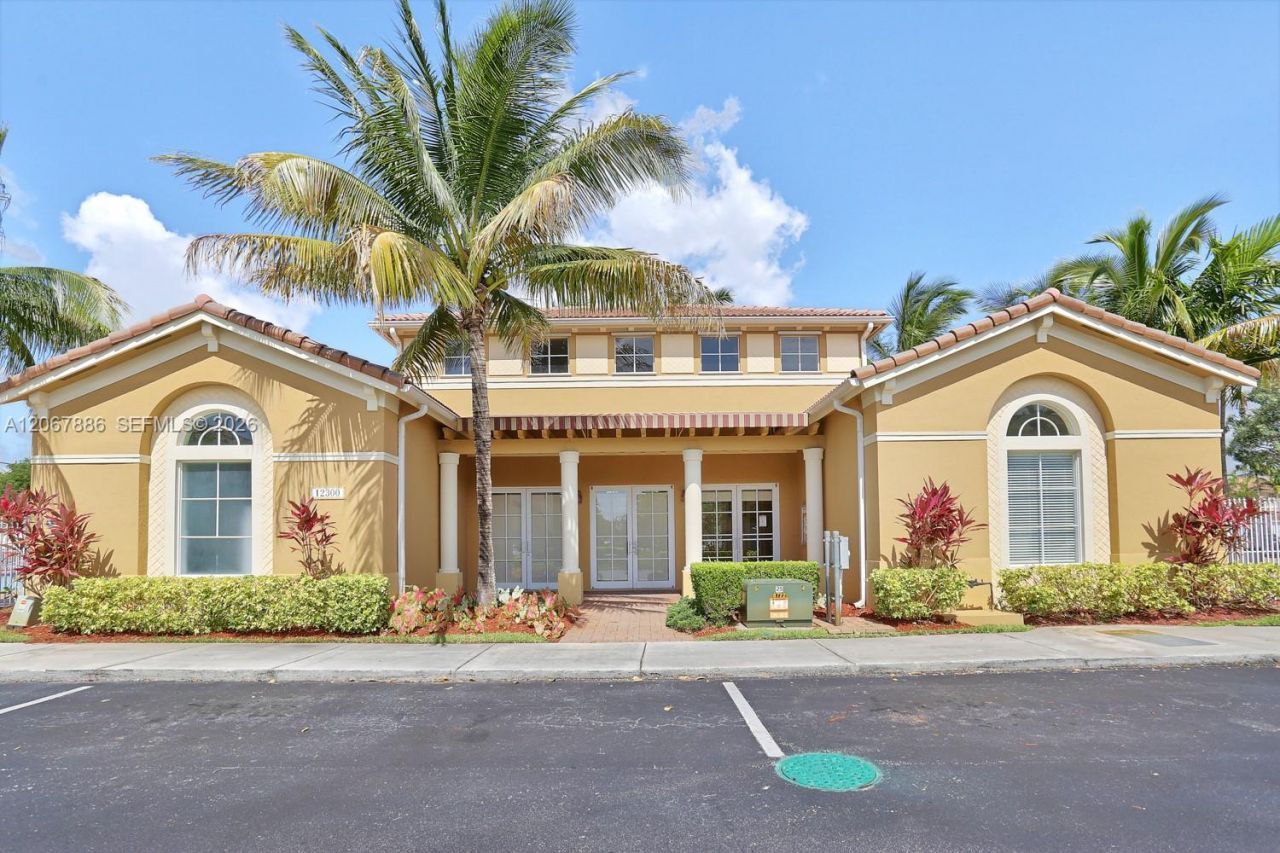 12472 SW 123rd St , Miami, FL 33186 Photo