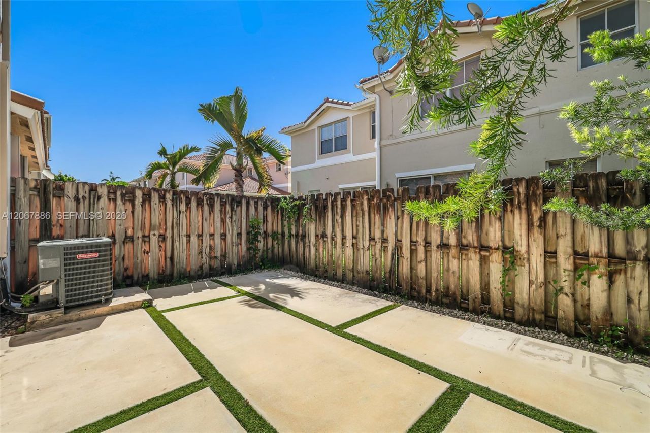 12472 SW 123rd St , Miami, FL 33186 Photo