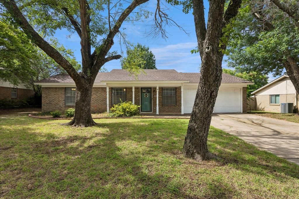 936 Springdale Road, Bedford, TX 76021 Main Photo