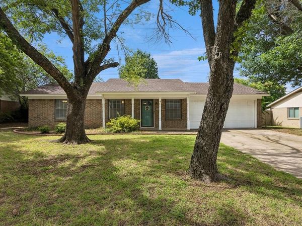 936 Springdale Road, Bedford, TX 76021