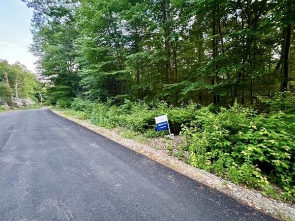 13W Old Country Rd, Wales, MA 01081