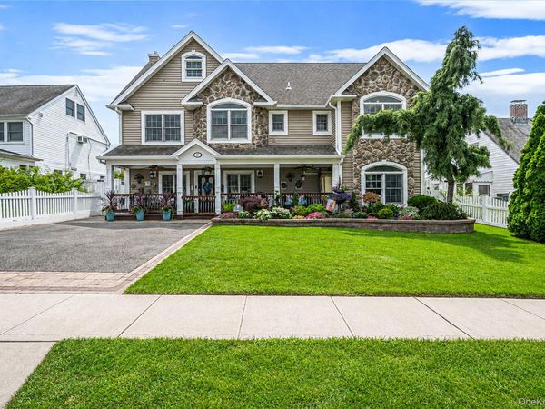 4 Teamster Lane, Levittown, NY 11756