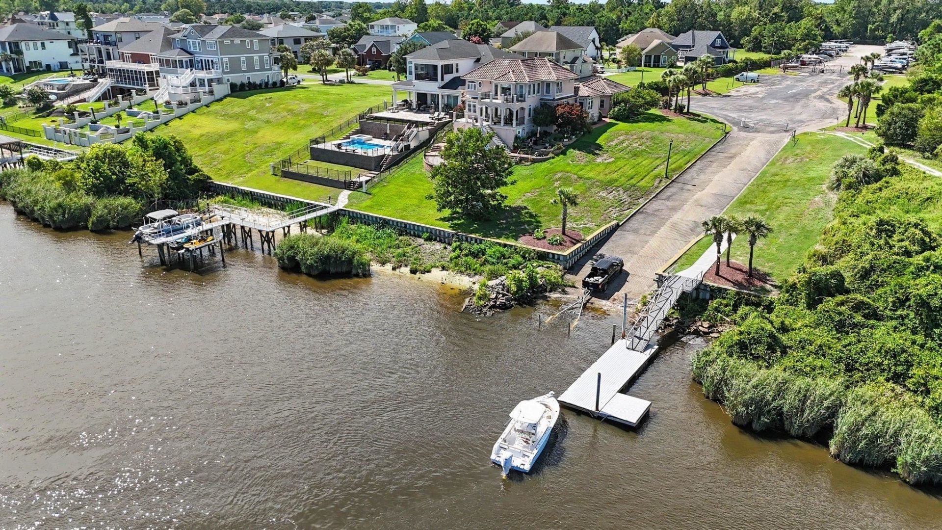 987 Shipmaster Ave. Photo 44