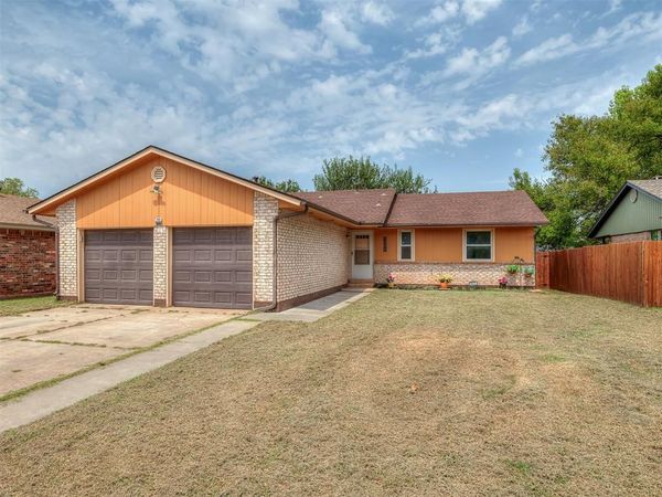 3805 Oak Valley Road, Oklahoma City, OK 73135