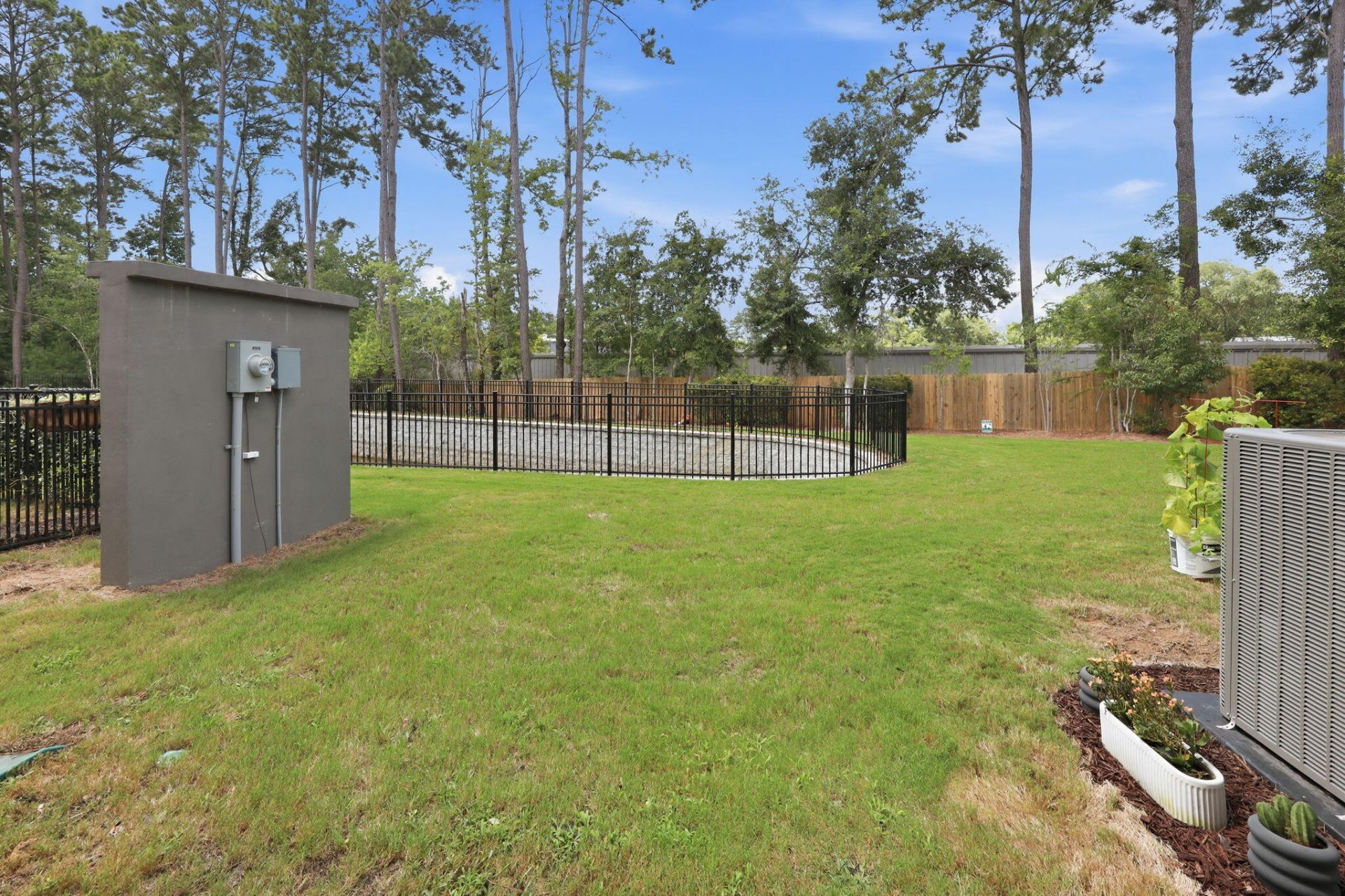 201 Twin Rivers Drive Photo 18