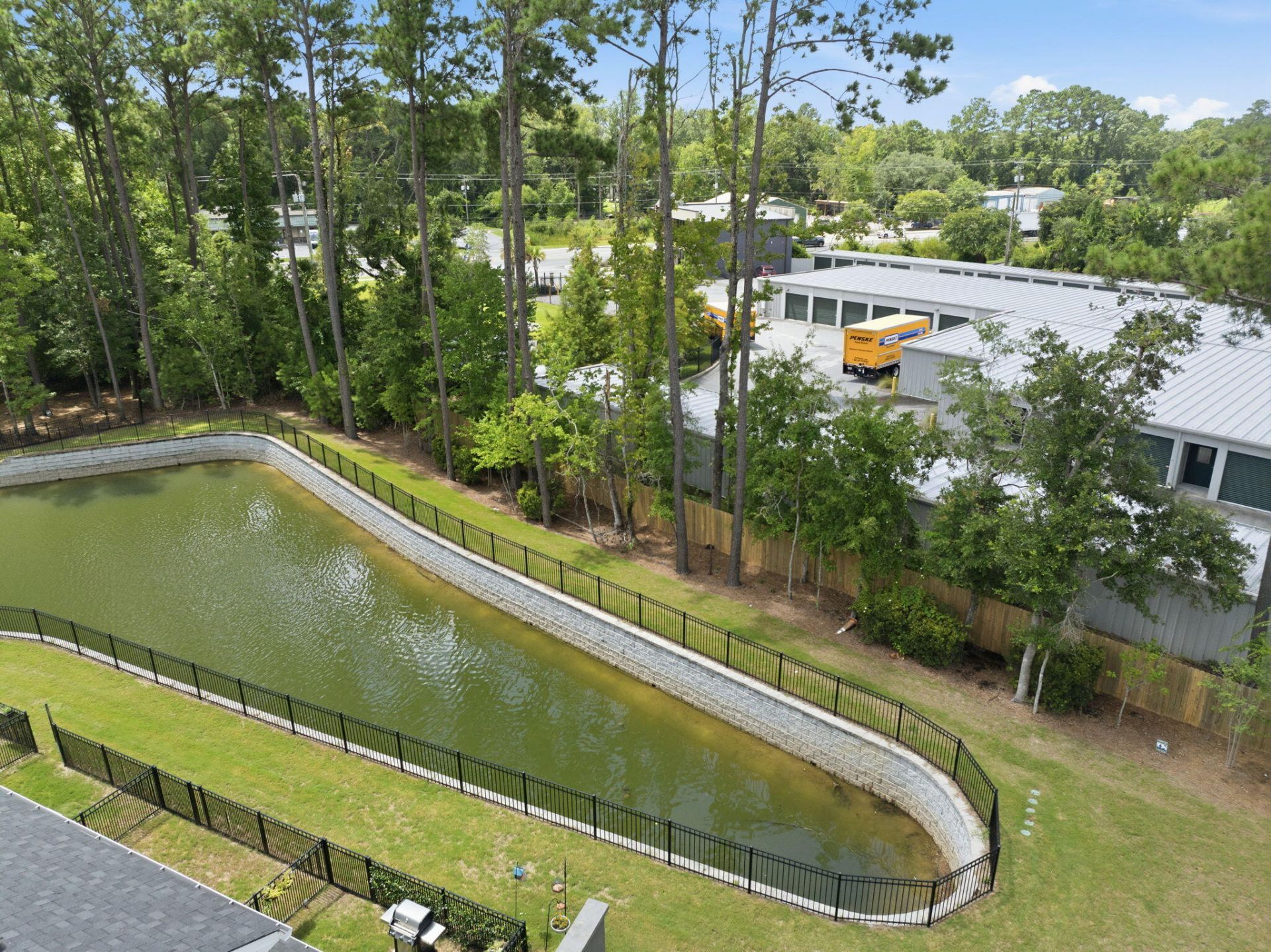 201 Twin Rivers Drive Photo 21