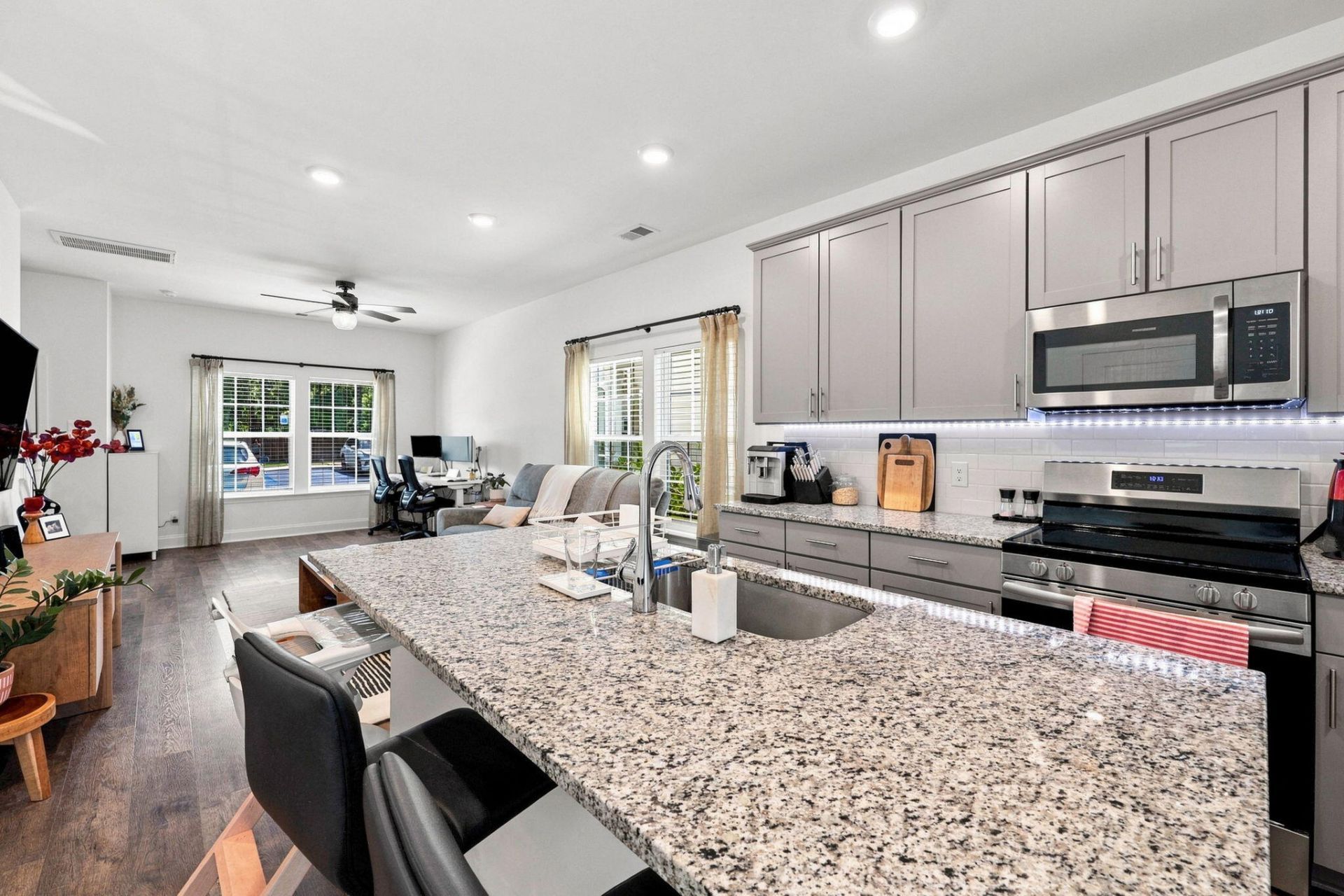 201 Twin Rivers Drive Photo 29