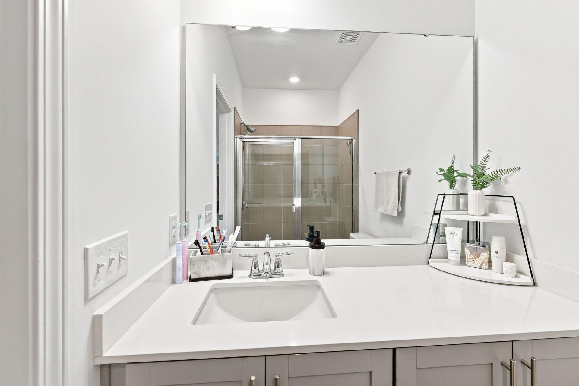 201 Twin Rivers Drive Photo 35