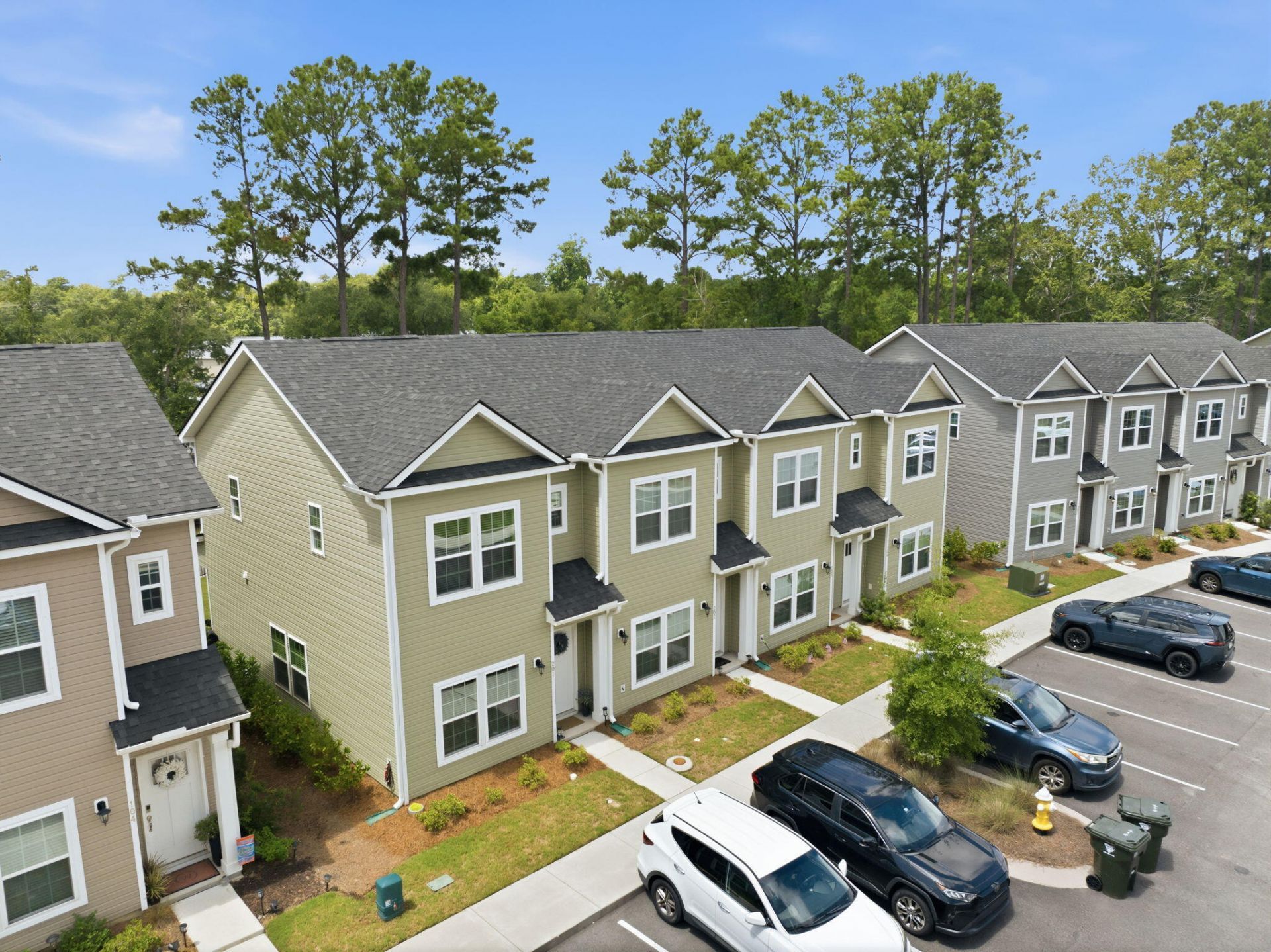 201 Twin Rivers Drive Photo 4