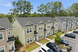 201 Twin Rivers Drive photo 4