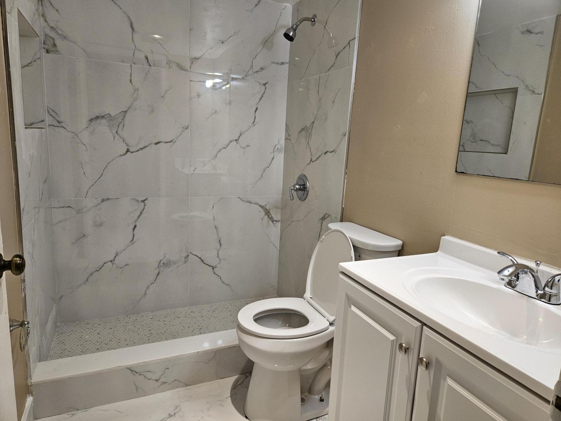 300 Village Green Circle S, Unit 114, Palm Springs, FL 33461 Photo
