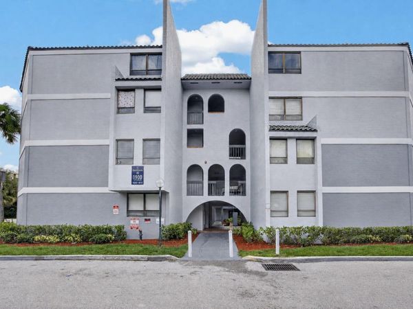 1900 N CONGRESS Avenue, Unit 201, West Palm Beach, FL 33401