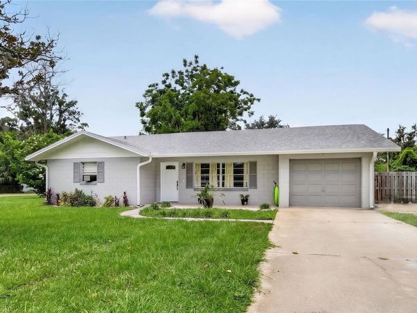 555 WINOGENE AVE , UMATILLA, FL 32784