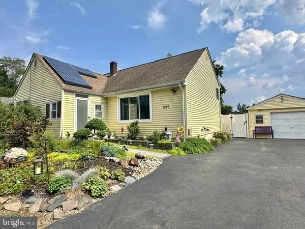 227 OLD STAGE ROAD, SPOTSWOOD, NJ 08884