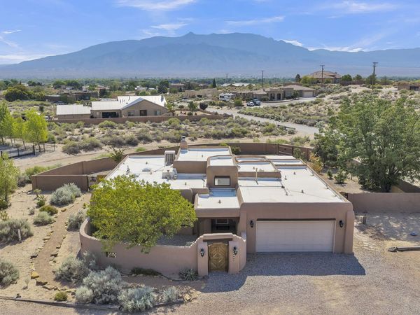 5724 Rio Mimbres Road NE, Rio Rancho, NM 87144