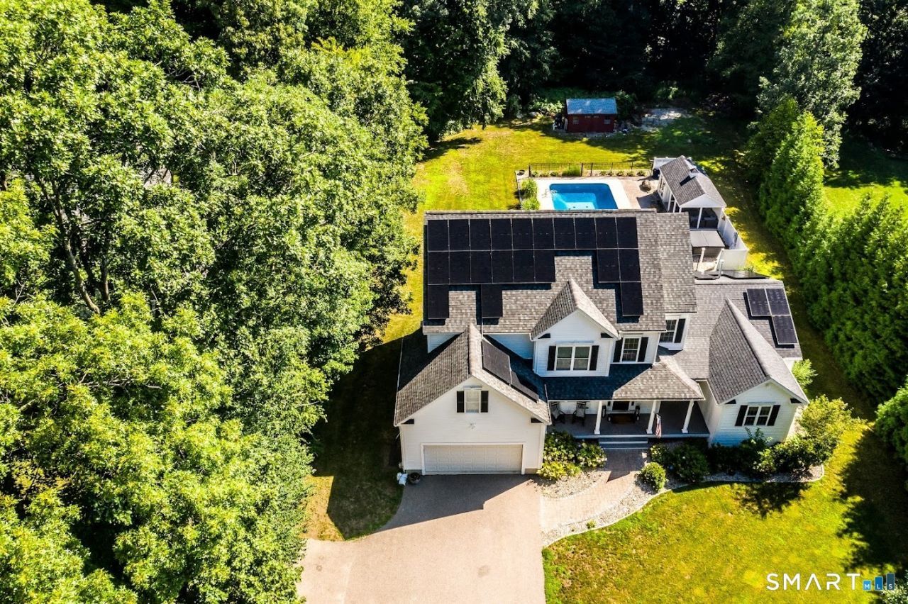 13 Larkspur, Haddam, CT 06441 Main Photo