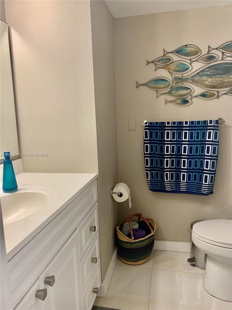 5701 Collins Ave , Unit 1003, Miami Beach, FL 33140 Photo