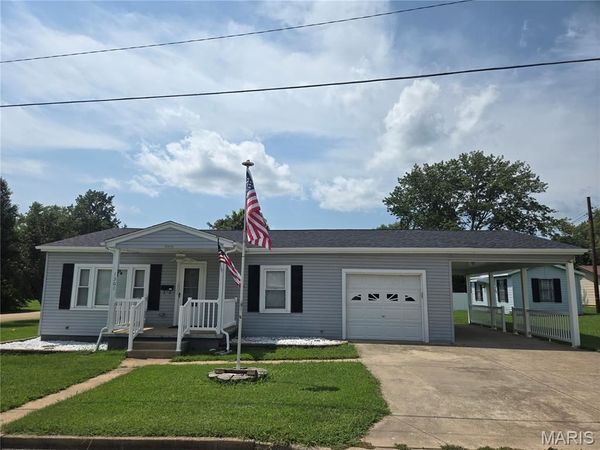 1301 N Carleton Street, Farmington, MO 63640