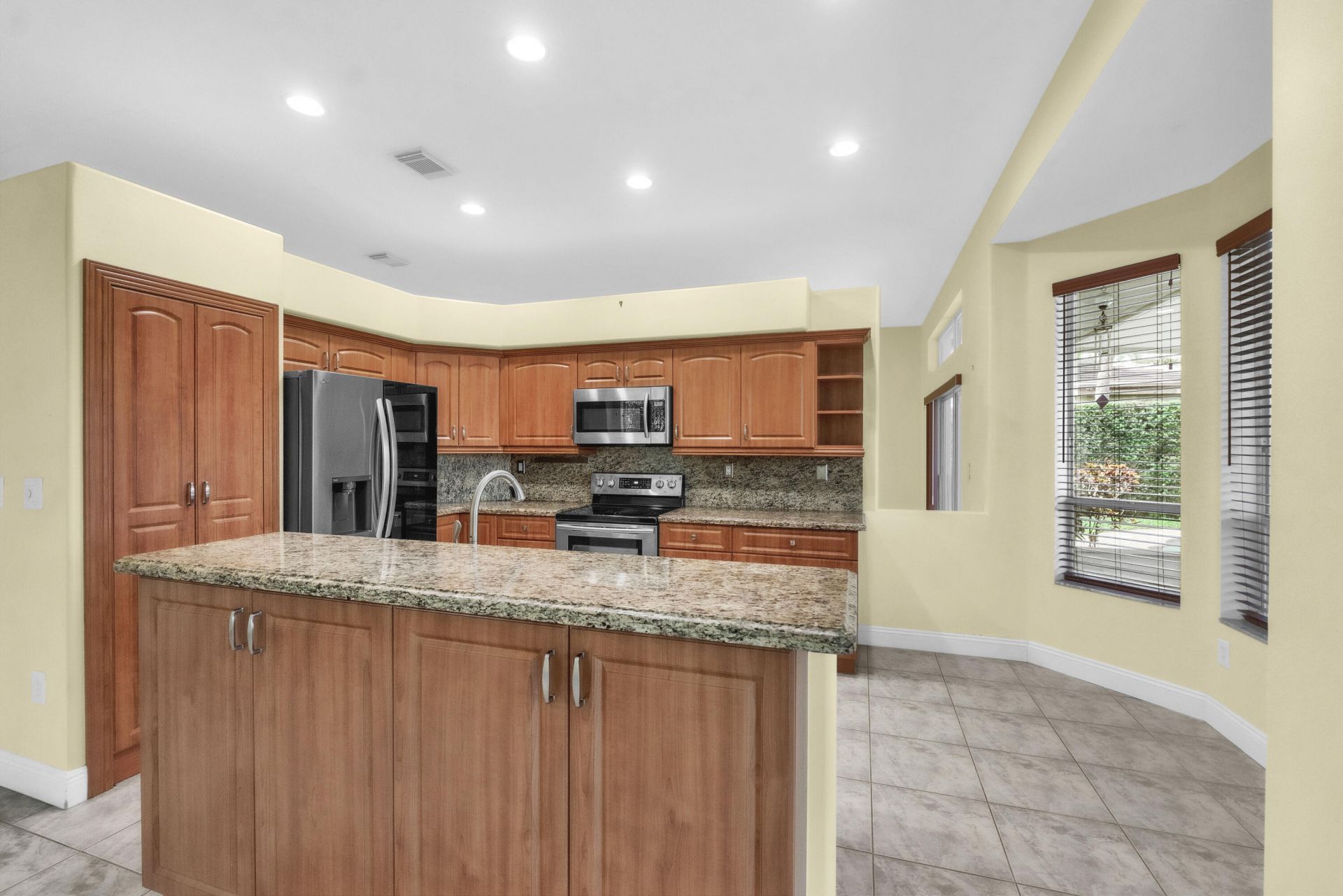 2325 NW 186th Avenue, Pembroke Pines, FL 33029 Photo