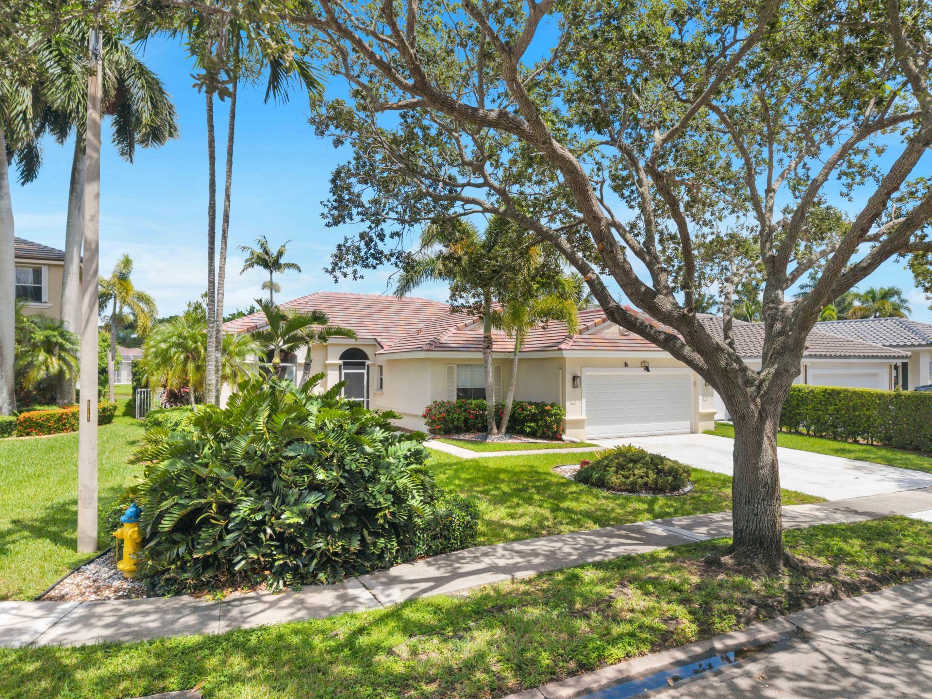 2325 NW 186th Avenue, Pembroke Pines, FL 33029 Photo