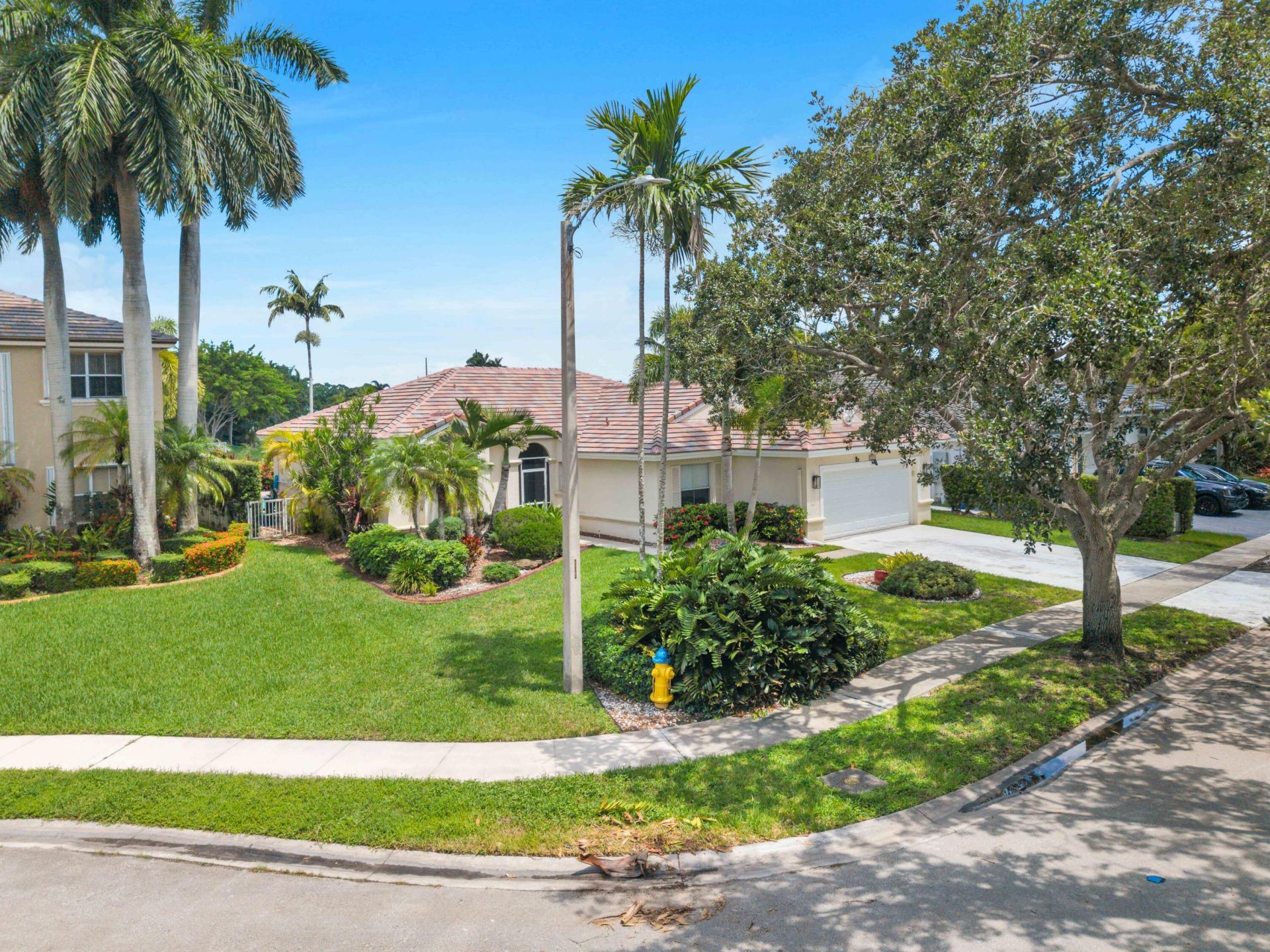 2325 NW 186th Avenue, Pembroke Pines, FL 33029 Photo