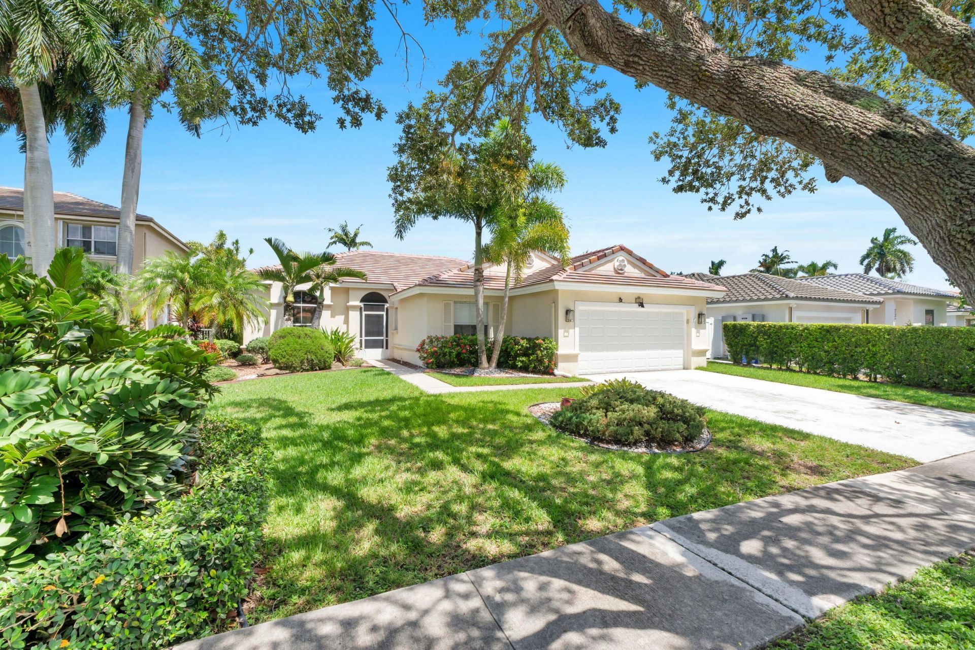 2325 NW 186th Avenue, Pembroke Pines, FL 33029 Photo