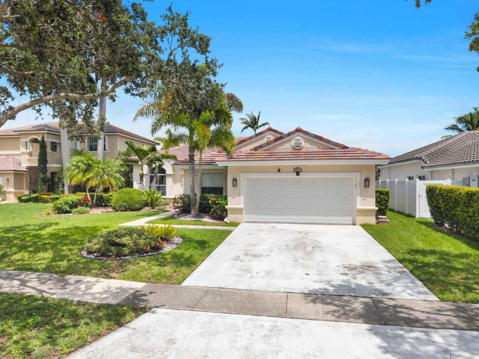 2325 NW 186th Avenue, Pembroke Pines, FL 33029 Photo