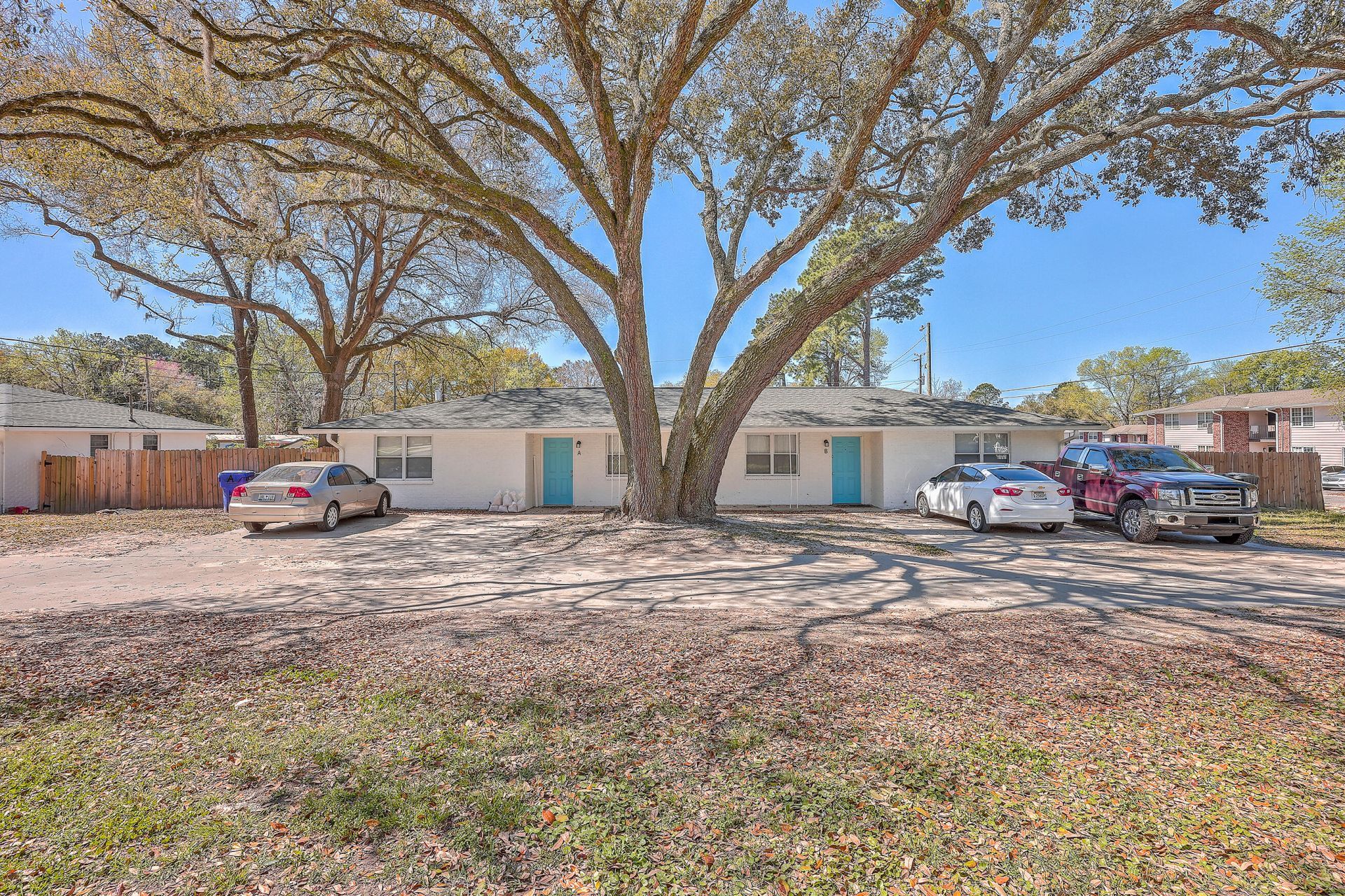 4345 Leslie Street Photo 12