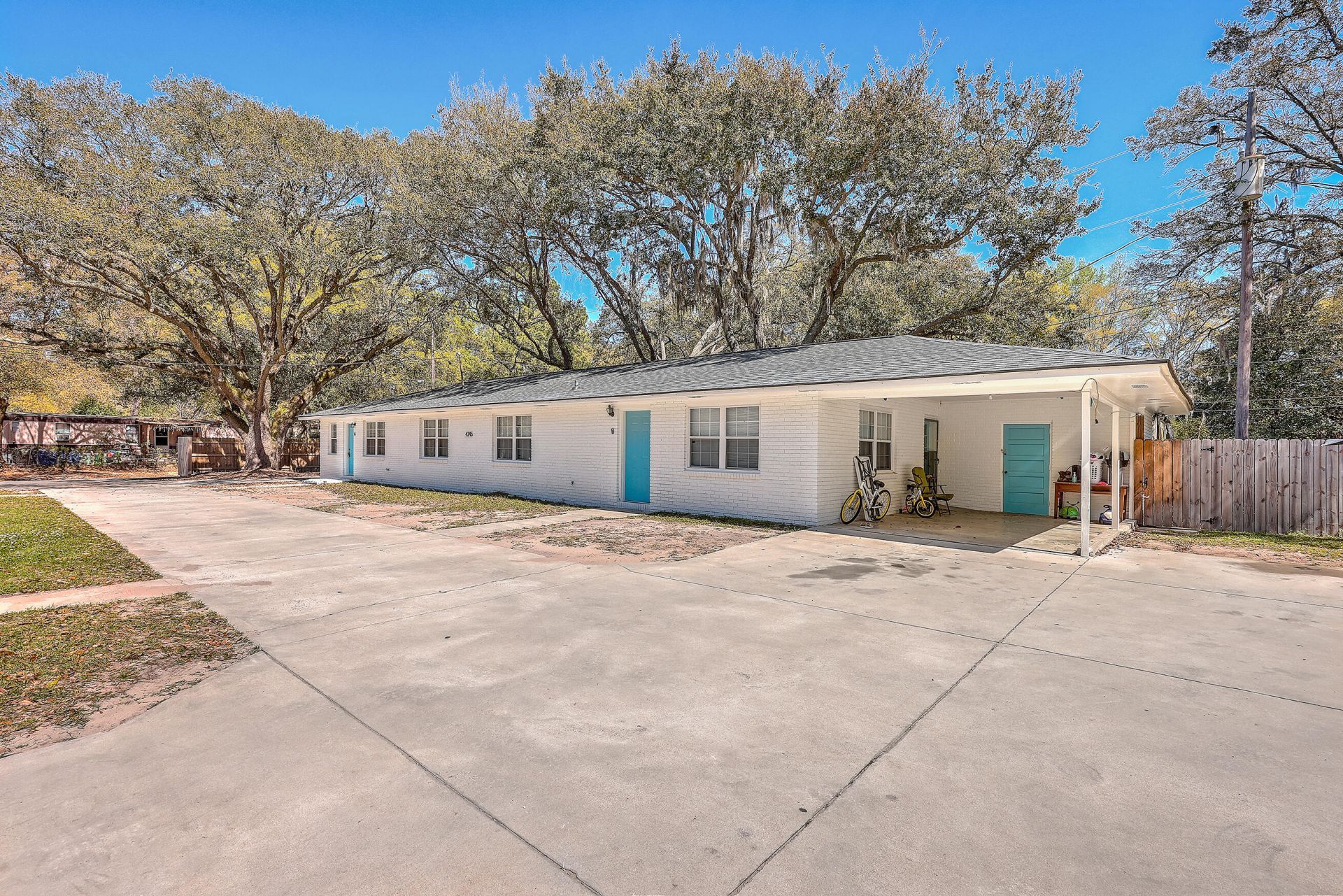 4345 Leslie Street Photo 13